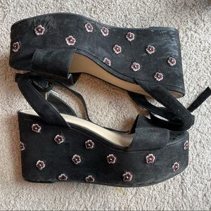 Nine West black floral chunky heel